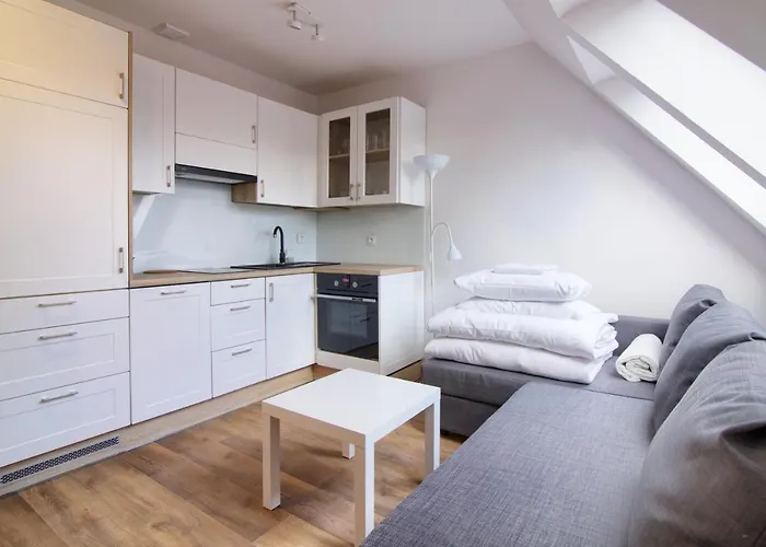 In - Floriana Hotel *